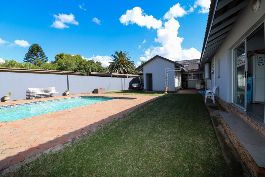 4 Bedroom Property for Sale in Flamwood North West